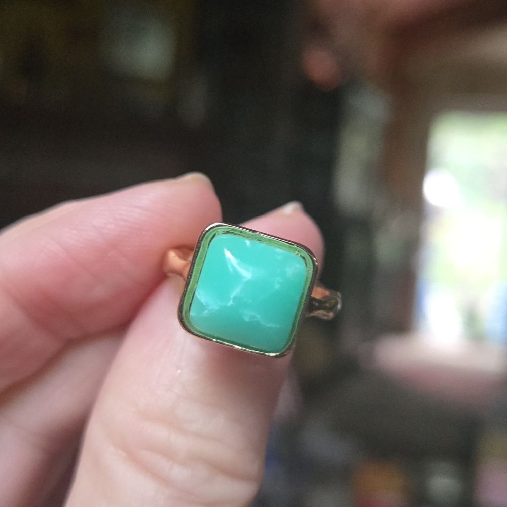 Green turquoise natural in gold plated setting sz6.5